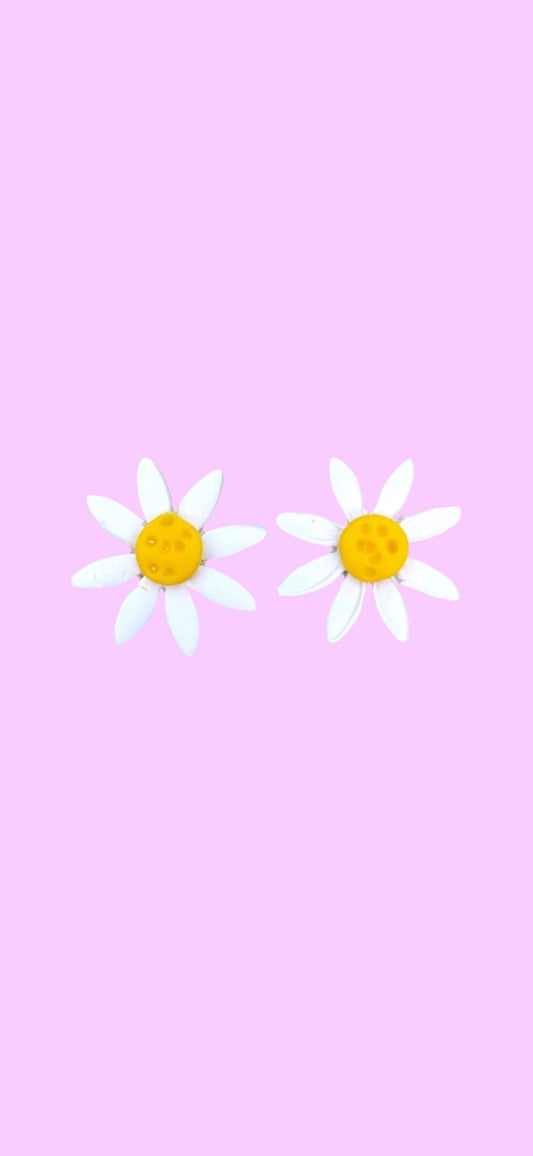 Clip On Earrings - Daisy