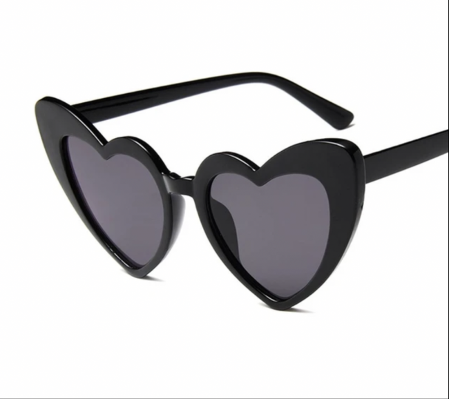 Retro Heart Sunglasses - BLACK – EVIE JEAN COLLECTION